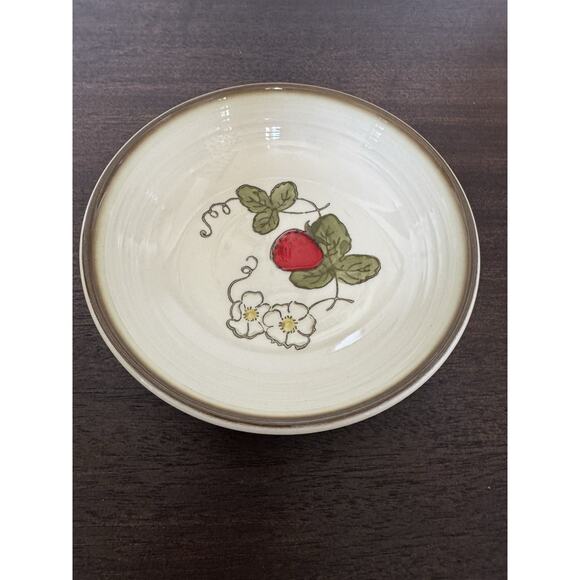 Poppy Trail By Metlox Salad Soup Bowl Made in California Vtg Strawberry Floral - Picture 10 of 16